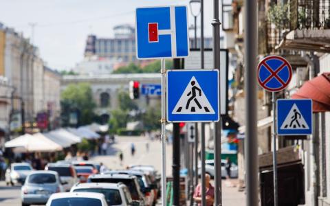 Внесено зміни до Правил дорожнього руху: відтепер світло фар потрібно вмикати цілий рік