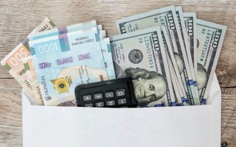 Президент України підписав держбюджет-2024: який буде розмір пенсій, соцвиплат, зарплат?
