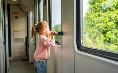 В Дії можна буде оформити дозвіл на тимчасовий виїзд дитини за кордон - Мінцифри