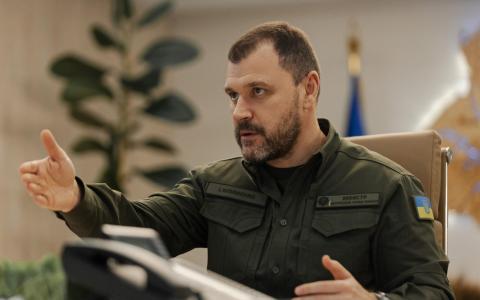 Обіг зброї, електрошокери для поліцейських та реформи в органах внутрішніх справ - інтерв'ю міністра Ігоря Клименка