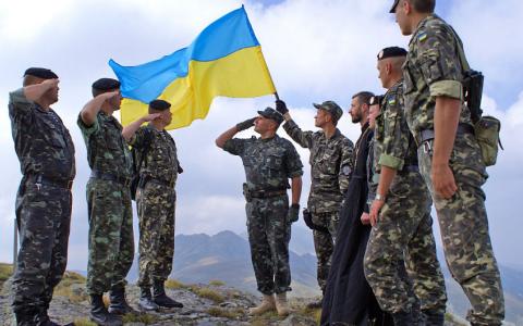 Підстави зарахування військовослужбовців у розпорядження командирів (виведення поза штат)
