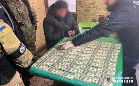 В Черкасах викрили адвоката та місцевого мешканця, які за гроші допомагали уникати призову