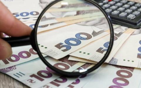 Зарплати, пенсії, соцдопомога та інші грошові виплати: що і як зміниться для українців в 2024 році?