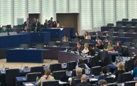 ПАРЄ одноголосно прийняла резолюцію про Становище дітей України: деталі документу
