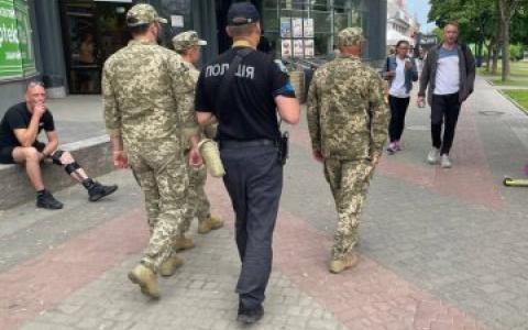 Співробітники ТЦК не уповноважені затримувати осіб але в суді це довести складно