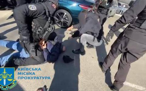 Шахраї видавали себе за працівників ТЦК та ДБР та під погрозами відправки на фронт ошукали чоловіка на 1,7 млн грн