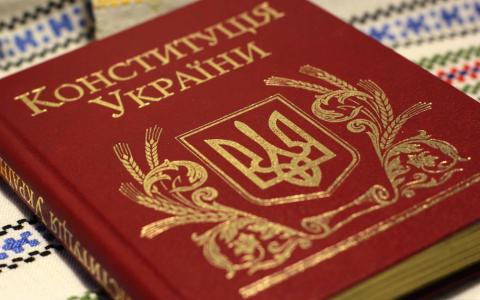 Україна тимчасово відступає від Конвенції з прав людини: які обмеження можуть бути запроваджені під час воєнного стану?