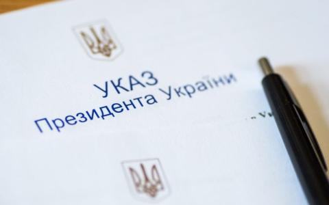 Зеленський продовжив санкції для контрабандистів та низки українських і російських компаній