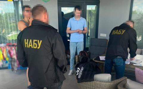 Корупція при закупівлі бронежилетів під час війни: НАБУ та САП підозрюють посадовця «Укренерго»