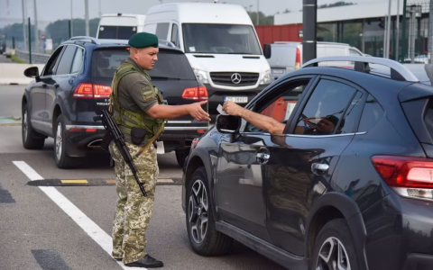 Відсьогодні в Україні змінилися правила перетину кордону