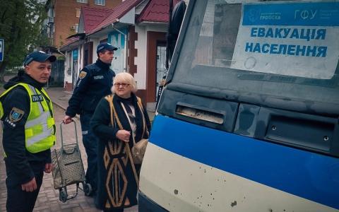 Евакуація та переселення з небезпечних регіонів: чи можуть відмовити, якщо немає документів?