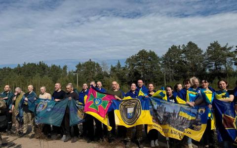 Черговий обмін полоненими: 49 українців і українок повернулись додому