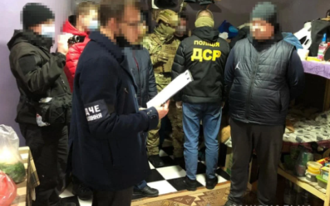«Смотрящий» за Хмельницьким СІЗО пішов на угоду зі слідством і задонатив 300 тис. грн. на ЗСУ