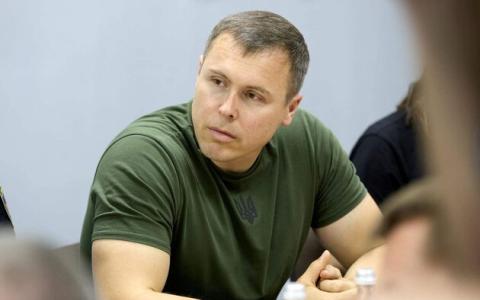 Якщо не змінити систему управління військом, це «може закінчитися трагічно», — секретар оборонного комітету Роман Костенко