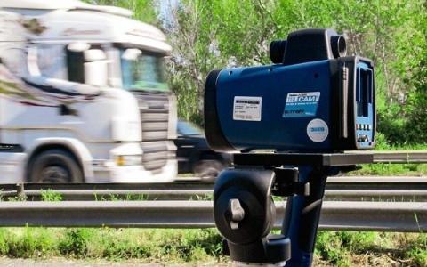 До уваги водіїв! В Україні приладів вимірювання швидкості TruCAM на дорогах буде більше: перелік ділянок