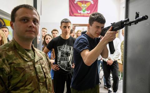 Базова загальновійськова підготовка: у Міноборони розповіли з яких етапів вона складатиметься