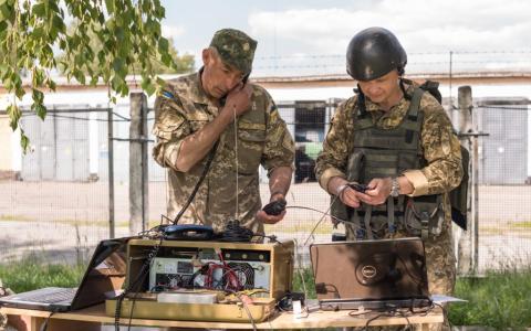 Заборонено переводити зв'язківців на посади не за фахом, – командувач Сухопутних військ Драпатий