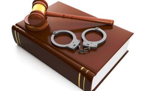 Службові повноваження підозрюваного в аспекті правозастосування ст. 368 КК