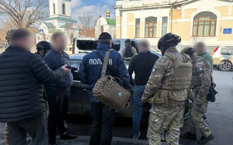 На Полтавщині викрито адвоката, який пообіцяв "ухилянту" вирішити питання про зняття з розшуку