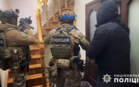 Працівники банку на Львівщині перевипускали картки і привласнювали кошти клієнтів - Нацполіція