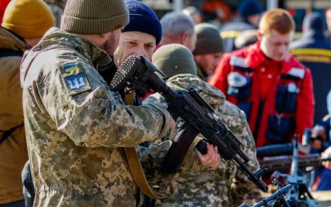 Не можна змушувати людей носити чи застосовувати зброю, якщо вони відмовляються з релігійних чи моральних переконань, — Венеціанська комісія