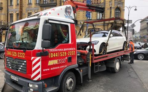 У Києві заборонили евакуацію авто під час повітряної тривоги - видано окреме доручення
