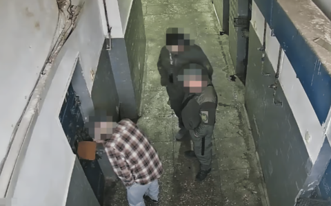 У Київському СІЗО катували в'язнів: у ДБР викрили системні порушення та затримали 13 осіб