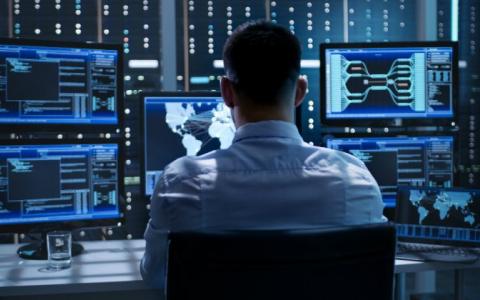 Рівень зарплат IT-спеціалістів за кордоном та в Україні - дослідження