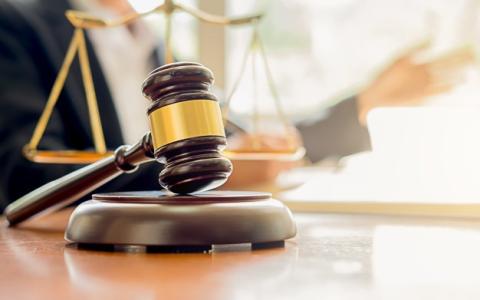 Повноваження суду в питаннях дослідження процесуальних документів на підготовчому судовому засіданні