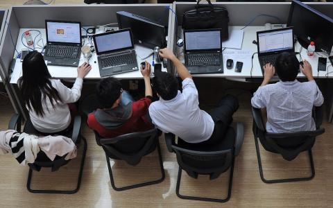 Зменшення кількості ФОПів у сфері інформаційних технологій: в Україні зафіксовано рекорд закриття айтішників