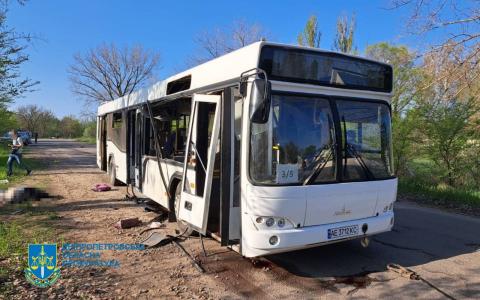9 загиблих та 32 постраждалих: ворог поцілив у автобус в м. Марганець Нікопольського району