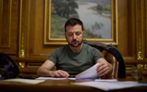 Зеленський ввів в дію санкції проти екснардепа Мосійчука, Богуслаєва-молодшого та російських кримінальних авторитетів
