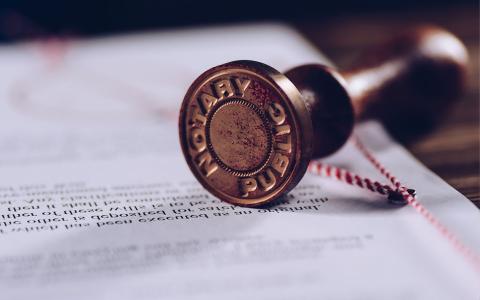 У Києві судитимуть нотаріуса, який незаконно здійснював діяльність з-за кордону