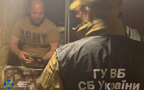 На Донеччині затримано комбата, який «обклав даниною» бойові виплати своїх підлеглих