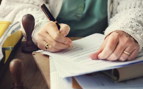 Договір пожертви: порядок укладення та чим він відрізняється від договору дарування
