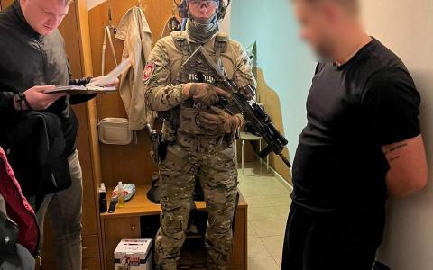 Нацполіція ліквідувала наймасштабніше в Україні підпільне виробництво анаболічних стероїдів, які видавали за імпортні препарати для спортсменів