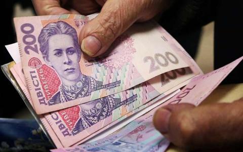 Додаткові виплати для пенсіонерів та людей з інвалідністю продовжено до кінця липня
