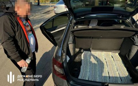 Понад мільйон доларів готівки: завершено розслідування щодо корупції в столичному ТЦК та ВЛК