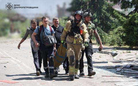 Внаслідок ракетного удару ворога по Дніпропетровщині дев'ятеро загиблих та понад 70 поранених