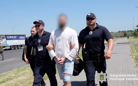 Поліцейські екстрадували організатора злочинної групи паліїв, який переховувався за кордоном