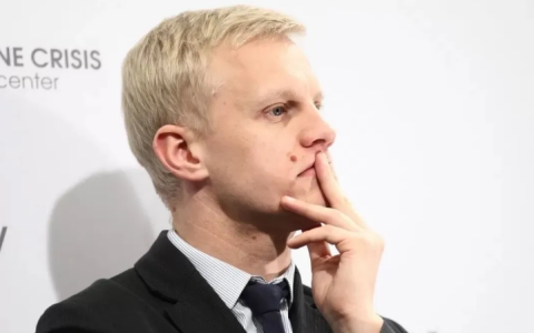 ДБР повідомило про підозру активісту Віталію Шабуніну за ухилення від військової служби