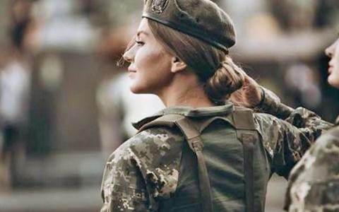 Автоматичне взяття на військовий облік жінок з медичною освітою: Уряд врегулював деякі питання обліку та призову