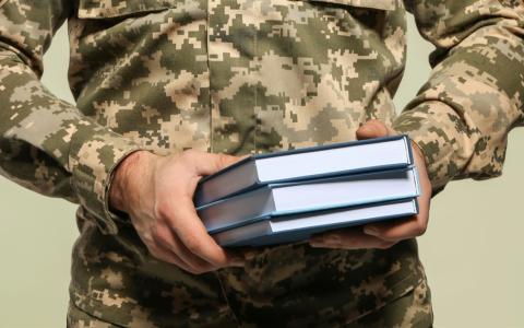 Освітні пільги для військовослужбовців, учасників бойових дій та членів їхніх родин - роз'яснення Міноборони