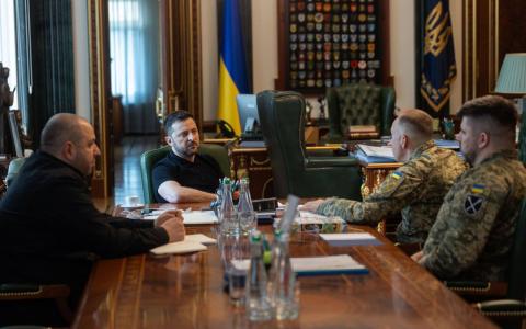 "Робимо все для перенесення війни на російську територію. Готуємо нові наші далекобійні удари", - Зеленський
