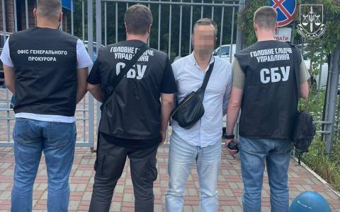 Посадовця Київського ТЦК та СП затримано за вимагання 3500$ для зняття з розшуку військовозобов’язаного