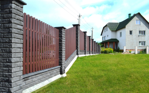 Висота паркану між сусідськими ділянками: які норми визначені законодавством 