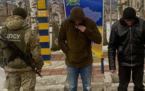 Посилення відповідальності за незаконний виїзд за кордон: Кабмін погодив законопроект