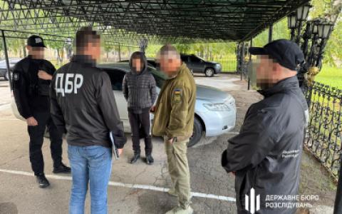 Залякували та знущались над засудженими: на Харківщині ДБР затримало керівництво колонії