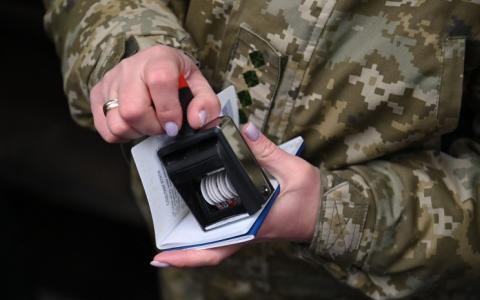 Виїзд заброньованих працівників за кордон у відпустку: у Мін'юсті розповіли, що потрібно знати