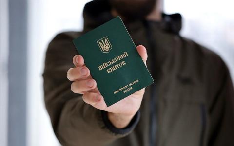 Відсутність на обліку в ТЦК та подача заяви поштою не є підставою для відмови у відстрочці - рішення суду